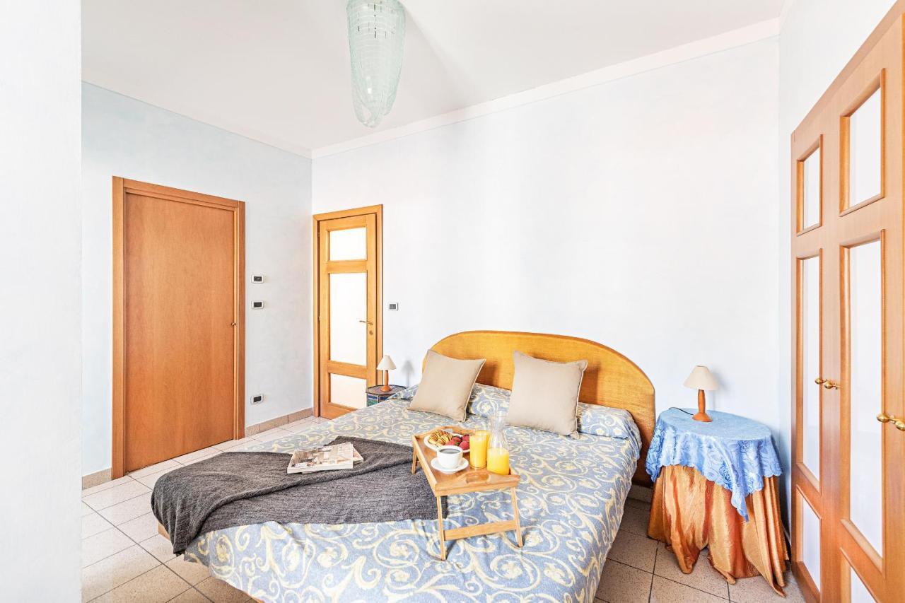 Gaudio Flat Near Ariston Theater By Wonderful Italy Apartment Sanremo Bagian luar foto