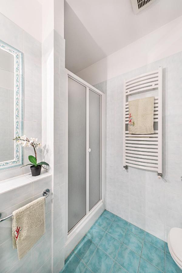 Gaudio Flat Near Ariston Theater By Wonderful Italy Apartment Sanremo Bagian luar foto