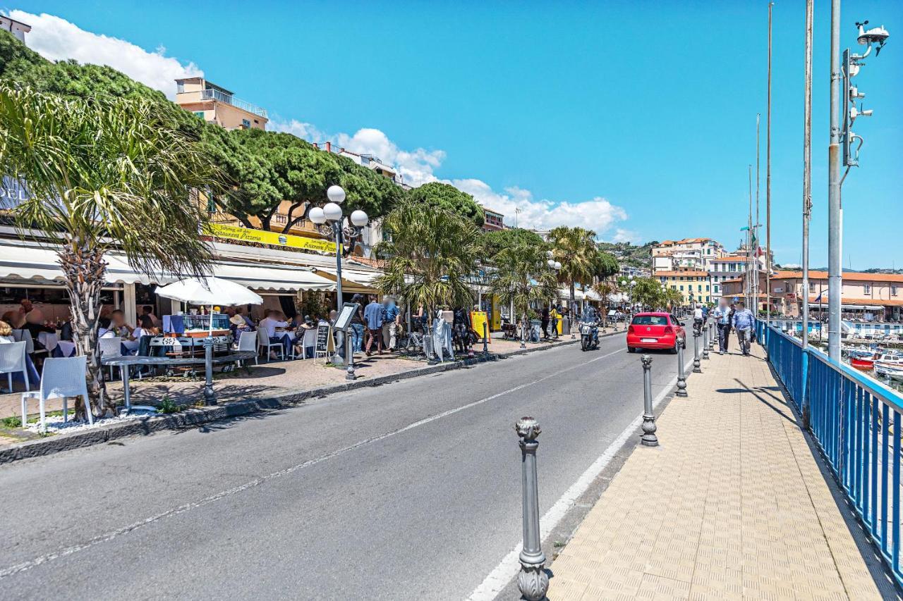 Gaudio Flat Near Ariston Theater By Wonderful Italy Apartment Sanremo Bagian luar foto